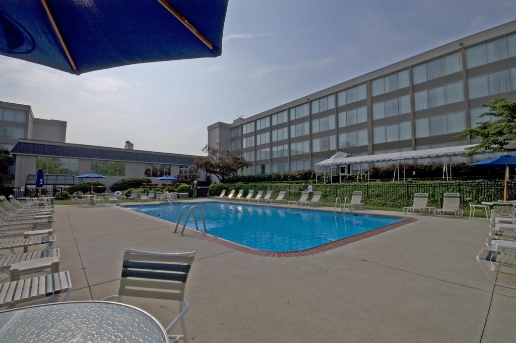 Exton Hotel And Conference Center Extérieur photo