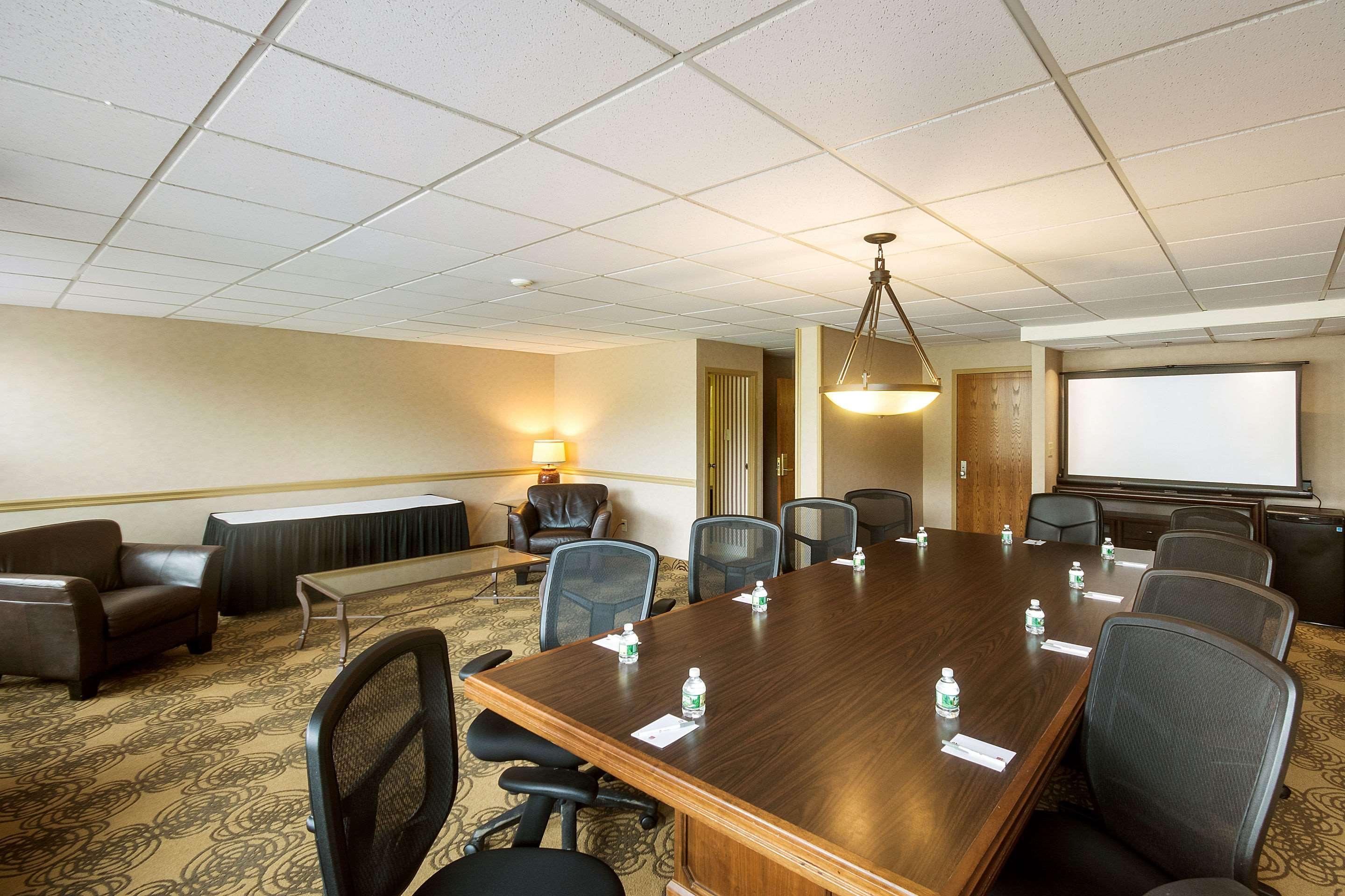 Exton Hotel And Conference Center Extérieur photo