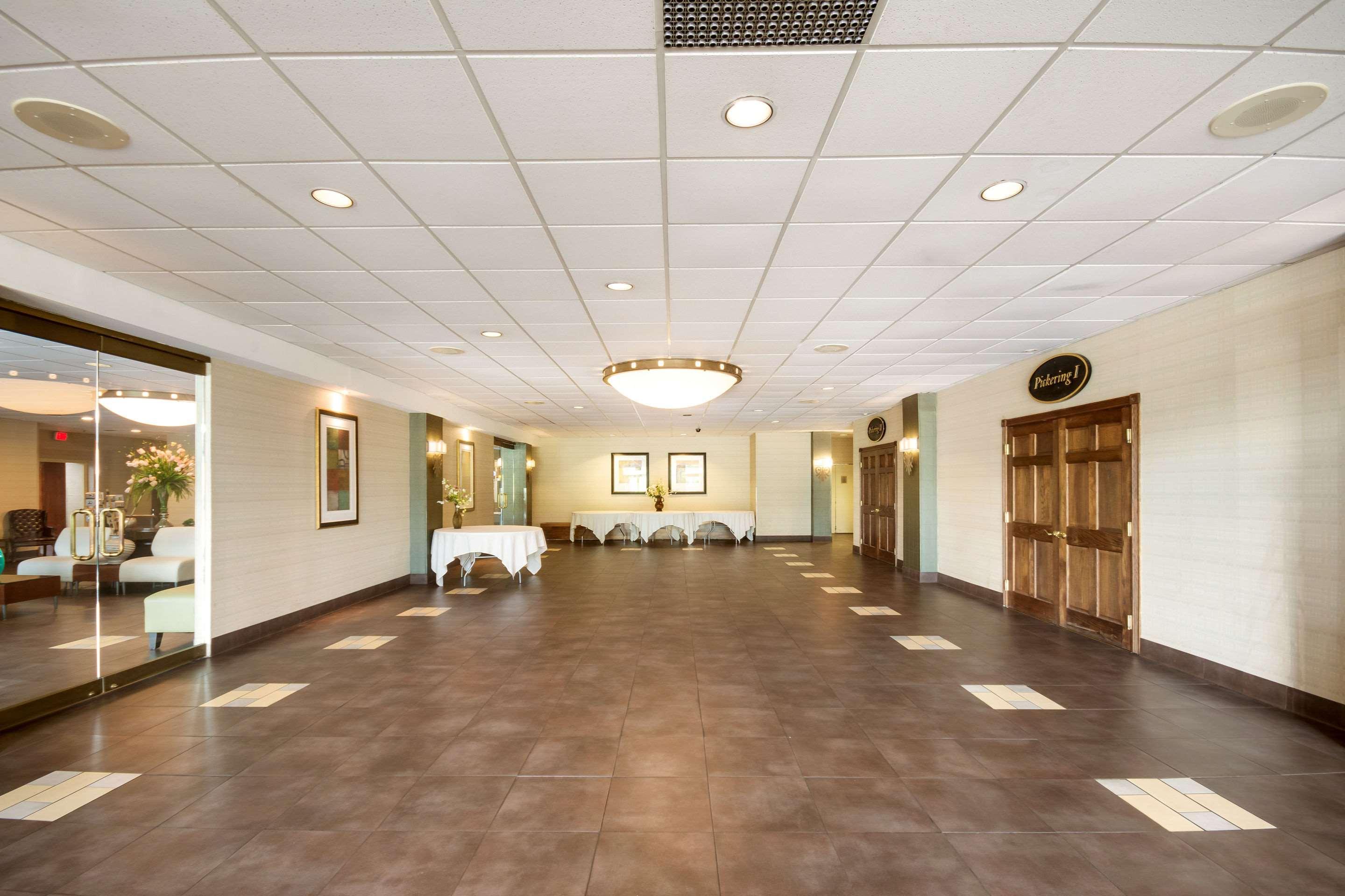 Exton Hotel And Conference Center Extérieur photo