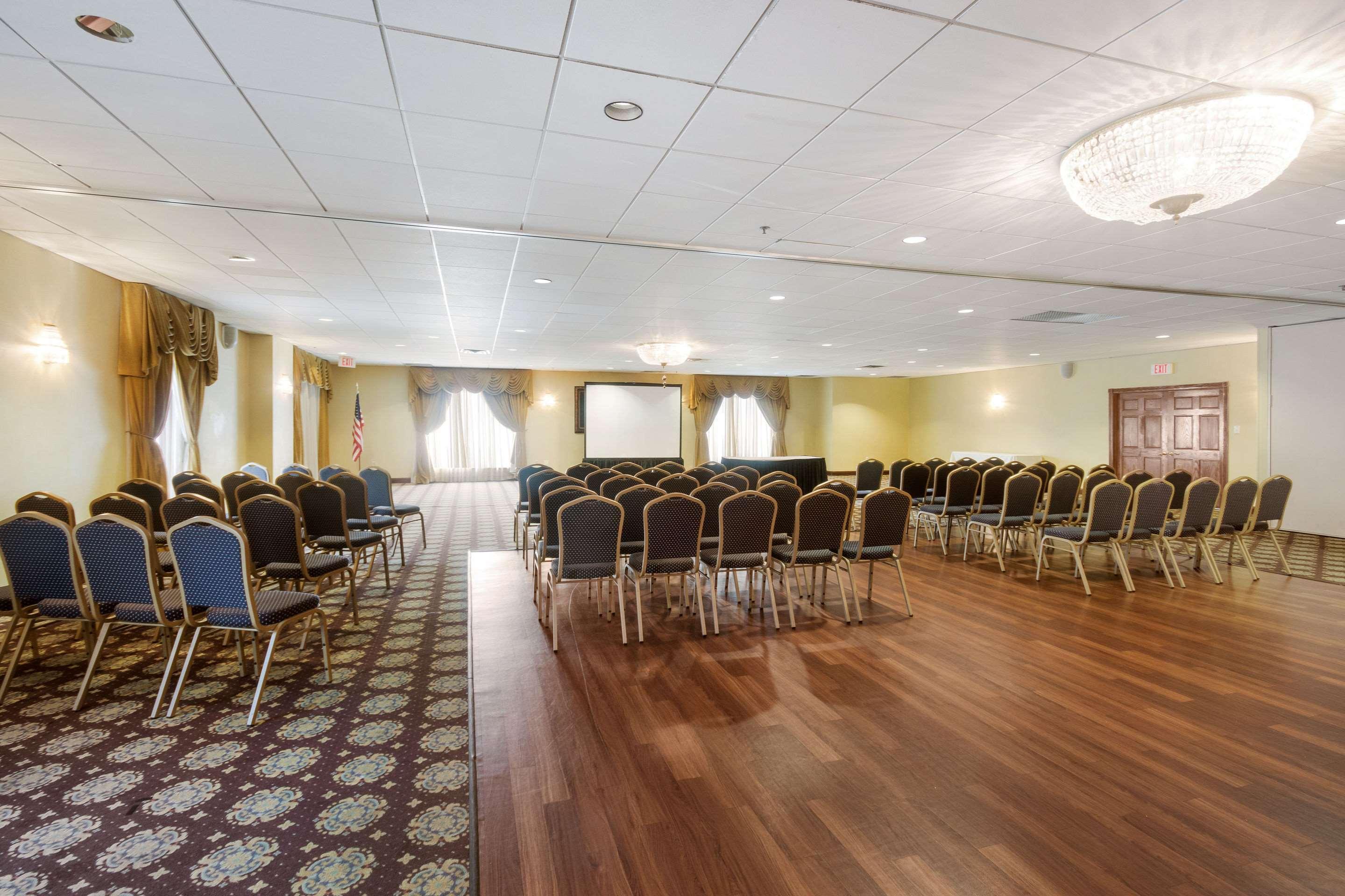Exton Hotel And Conference Center Extérieur photo
